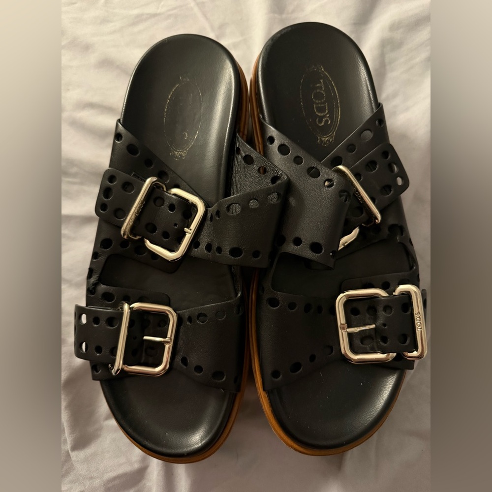 Authentic Tod’s platform sandles